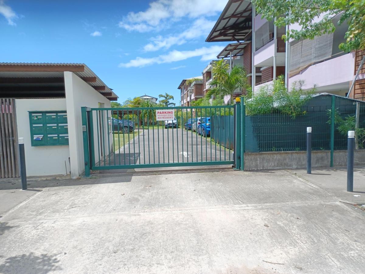 Hibiscus Standing- Appartement Cosy- 2 Chambres Climatisees- Cuisine Equipee- Wifi-Terrasse Cayenne Exterior foto